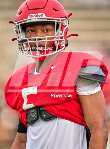 Thumbnail 2 in North Shore (Inter-squad Scrimmage) photogallery.
