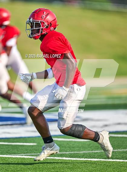 Thumbnail 1 in North Shore (Inter-squad Scrimmage) photogallery.