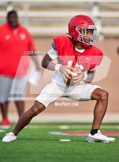 Thumbnail 1 in North Shore (Inter-squad Scrimmage) photogallery.