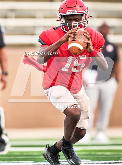Thumbnail 1 in North Shore (Inter-squad Scrimmage) photogallery.