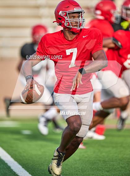 Thumbnail 1 in North Shore (Inter-squad Scrimmage) photogallery.