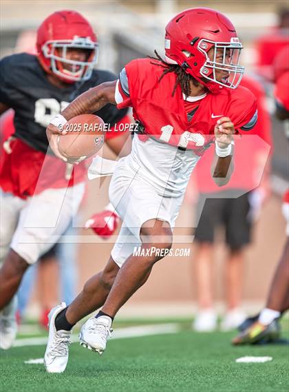 Thumbnail 3 in North Shore (Inter-squad Scrimmage) photogallery.
