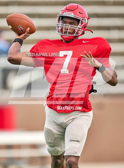 Thumbnail 3 in North Shore (Inter-squad Scrimmage) photogallery.