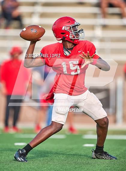 Thumbnail 1 in North Shore (Inter-squad Scrimmage) photogallery.