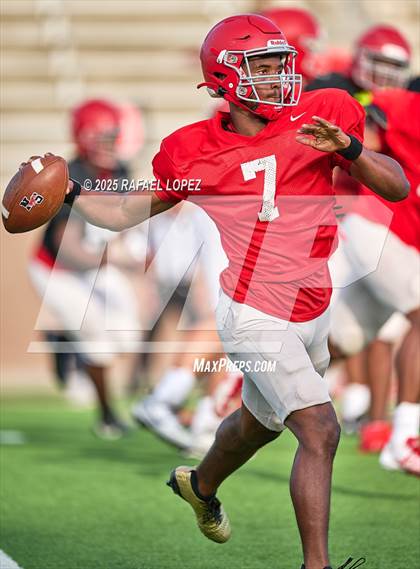 Thumbnail 2 in North Shore (Inter-squad Scrimmage) photogallery.