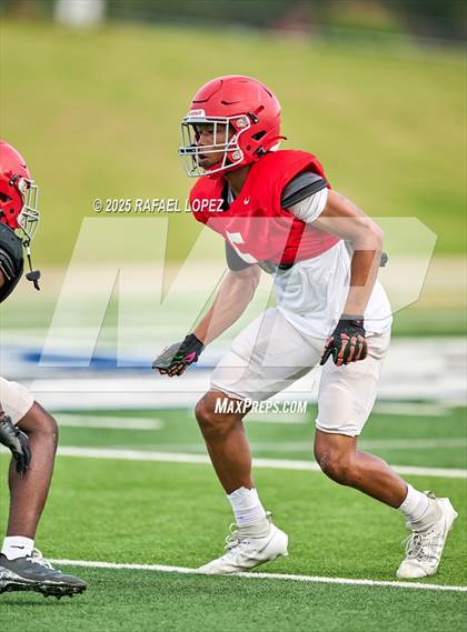 Thumbnail 2 in North Shore (Inter-squad Scrimmage) photogallery.
