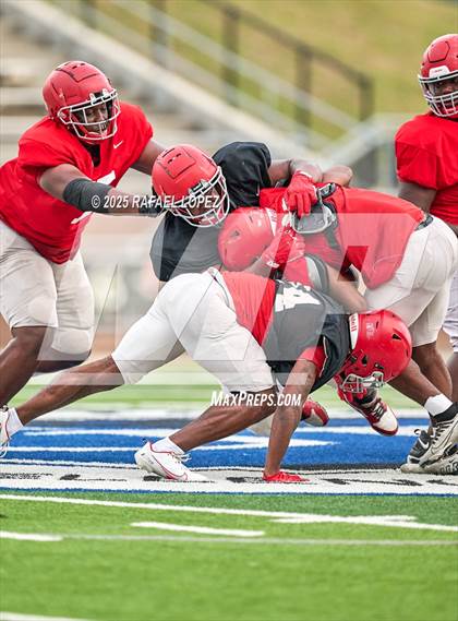 Thumbnail 3 in North Shore (Inter-squad Scrimmage) photogallery.