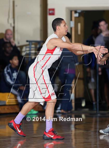 Thumbnail 3 in Paul VI vs. Mater Dei (City of Palms Classic) photogallery.