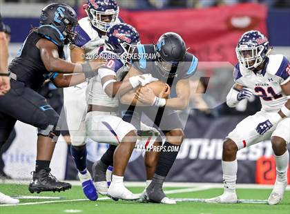 Thumbnail 1 in Shadow Creek vs. Ryan (UIL 5A Division 1 Final) photogallery.