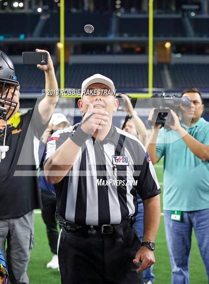 Thumbnail 1 in Shadow Creek vs. Ryan (UIL 5A Division 1 Final) photogallery.