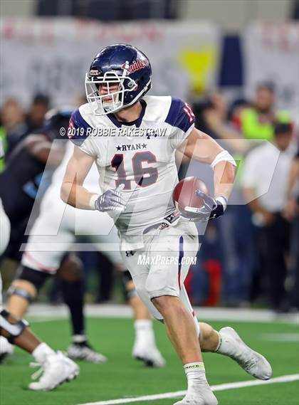 Thumbnail 3 in Shadow Creek vs. Ryan (UIL 5A Division 1 Final) photogallery.