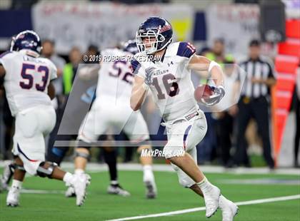 Thumbnail 2 in Shadow Creek vs. Ryan (UIL 5A Division 1 Final) photogallery.