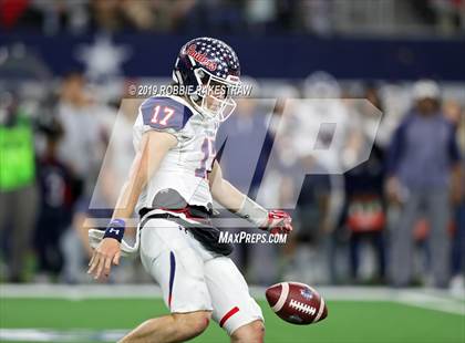 Thumbnail 2 in Shadow Creek vs. Ryan (UIL 5A Division 1 Final) photogallery.