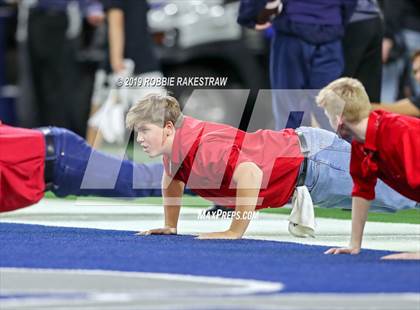 Thumbnail 2 in Shadow Creek vs. Ryan (UIL 5A Division 1 Final) photogallery.