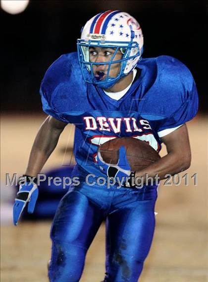 Thumbnail 3 in West Memphis vs. Fayetteville (AAA 7A Quarterfinal) photogallery.