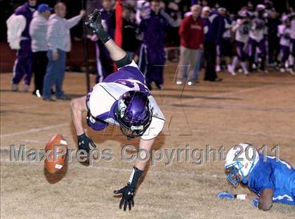 Thumbnail 2 in West Memphis vs. Fayetteville (AAA 7A Quarterfinal) photogallery.