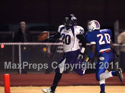 Thumbnail 3 in West Memphis vs. Fayetteville (AAA 7A Quarterfinal) photogallery.