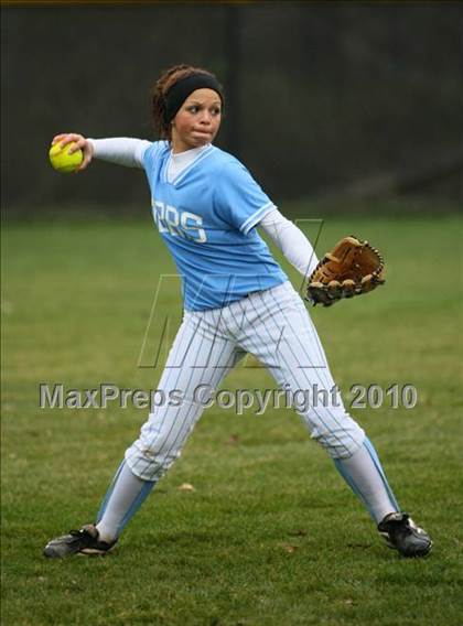 Thumbnail 2 in Gibbs vs Farragut photogallery.