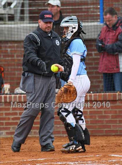Thumbnail 1 in Gibbs vs Farragut photogallery.