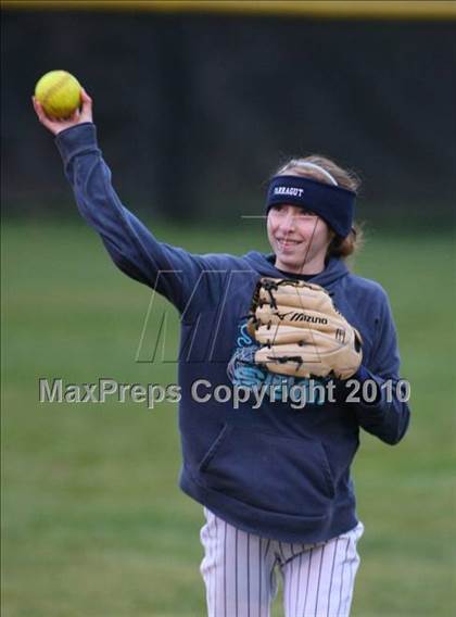 Thumbnail 1 in Gibbs vs Farragut photogallery.