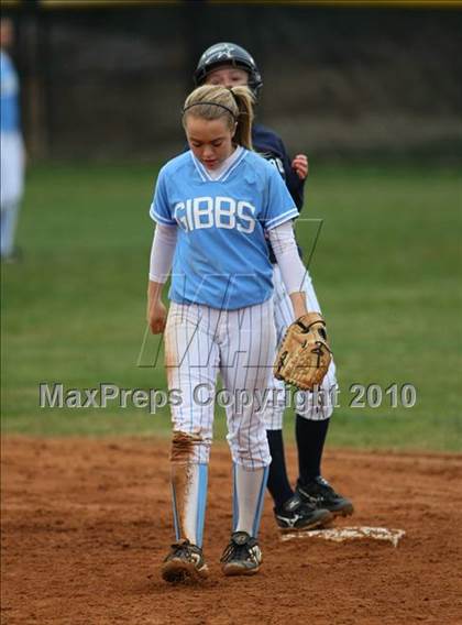 Thumbnail 2 in Gibbs vs Farragut photogallery.