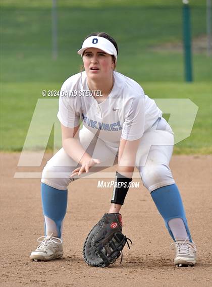 Thumbnail 1 in Roseville vs. Oakmont (Stephanie LeDoux Tournament) photogallery.