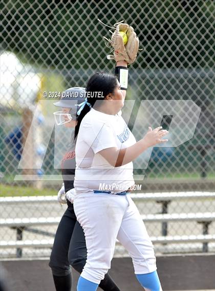 Thumbnail 3 in Roseville vs. Oakmont (Stephanie LeDoux Tournament) photogallery.