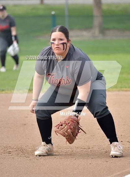 Thumbnail 2 in Roseville vs. Oakmont (Stephanie LeDoux Tournament) photogallery.