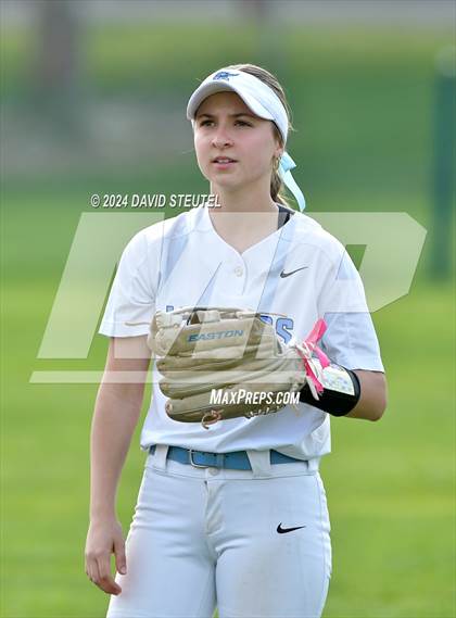 Thumbnail 1 in Roseville vs. Oakmont (Stephanie LeDoux Tournament) photogallery.