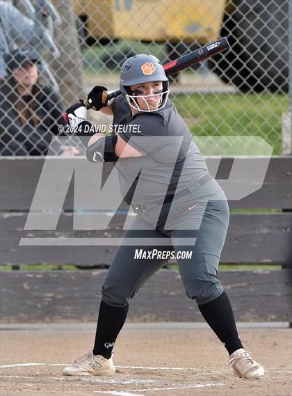 Thumbnail 3 in Roseville vs. Oakmont (Stephanie LeDoux Tournament) photogallery.