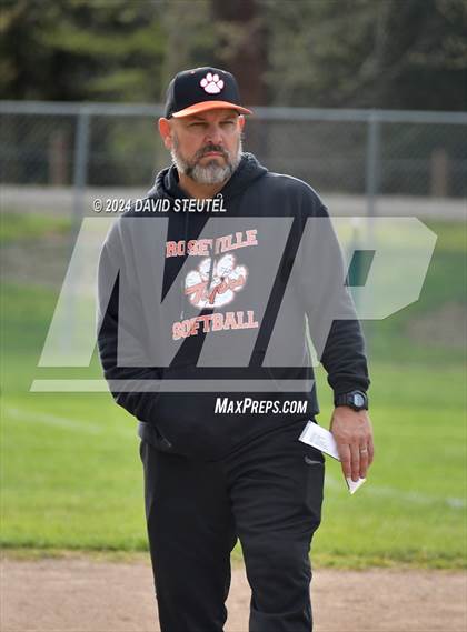 Thumbnail 3 in Roseville vs. Oakmont (Stephanie LeDoux Tournament) photogallery.
