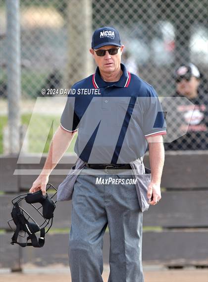 Thumbnail 3 in Roseville vs. Oakmont (Stephanie LeDoux Tournament) photogallery.