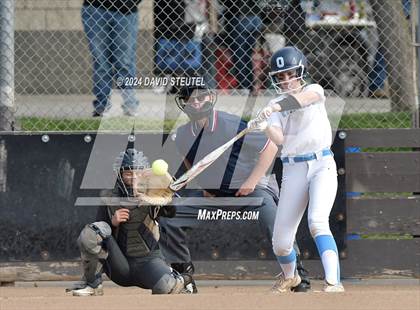 Thumbnail 1 in Roseville vs. Oakmont (Stephanie LeDoux Tournament) photogallery.
