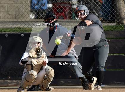 Thumbnail 2 in Roseville vs. Oakmont (Stephanie LeDoux Tournament) photogallery.