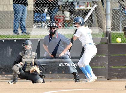 Thumbnail 3 in Roseville vs. Oakmont (Stephanie LeDoux Tournament) photogallery.