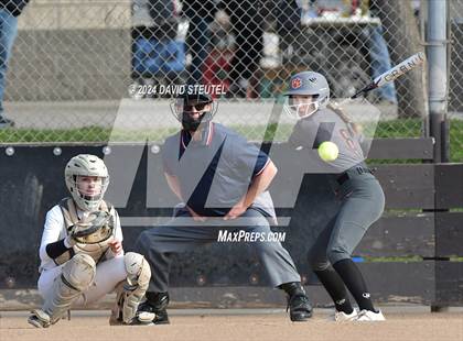 Thumbnail 2 in Roseville vs. Oakmont (Stephanie LeDoux Tournament) photogallery.
