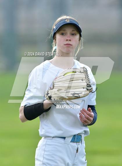 Thumbnail 3 in Roseville vs. Oakmont (Stephanie LeDoux Tournament) photogallery.