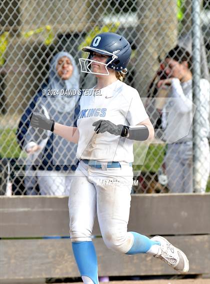 Thumbnail 3 in Roseville vs. Oakmont (Stephanie LeDoux Tournament) photogallery.