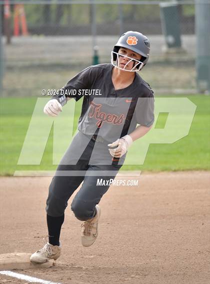 Thumbnail 2 in Roseville vs. Oakmont (Stephanie LeDoux Tournament) photogallery.