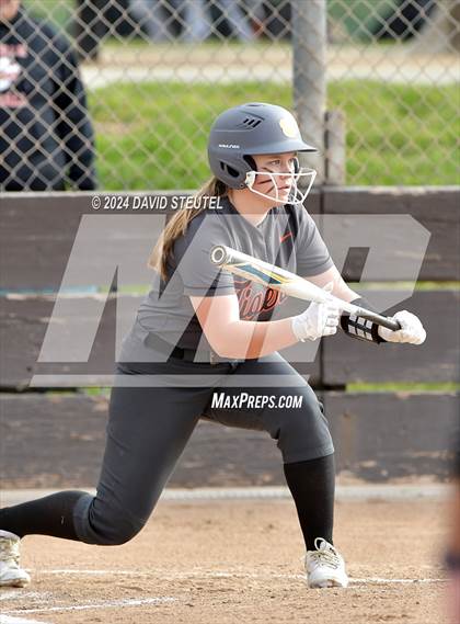 Thumbnail 3 in Roseville vs. Oakmont (Stephanie LeDoux Tournament) photogallery.