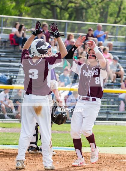 Thumbnail 1 in Warwick vs Kingston (Section 9 Class AA Final) photogallery.