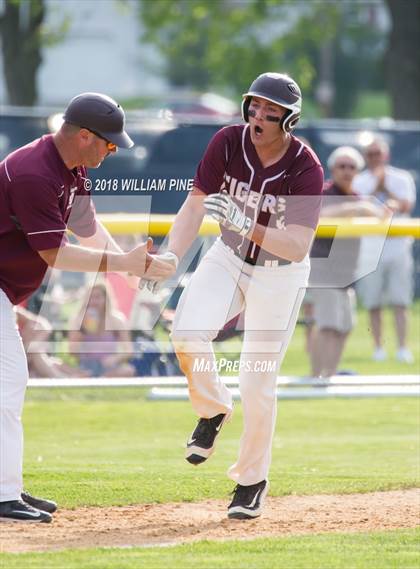 Thumbnail 1 in Warwick vs Kingston (Section 9 Class AA Final) photogallery.
