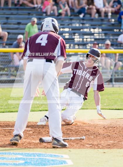 Thumbnail 3 in Warwick vs Kingston (Section 9 Class AA Final) photogallery.