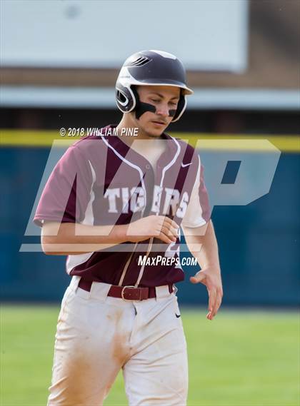 Thumbnail 1 in Warwick vs Kingston (Section 9 Class AA Final) photogallery.
