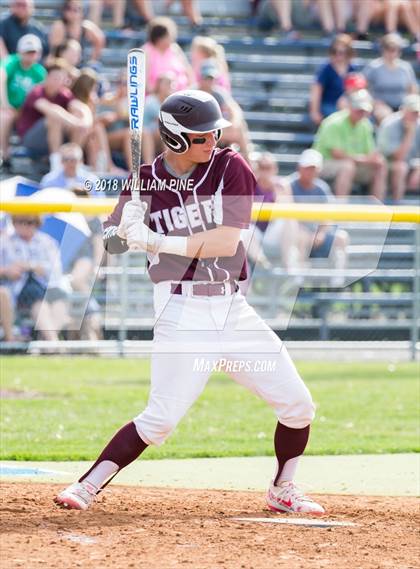 Thumbnail 3 in Warwick vs Kingston (Section 9 Class AA Final) photogallery.
