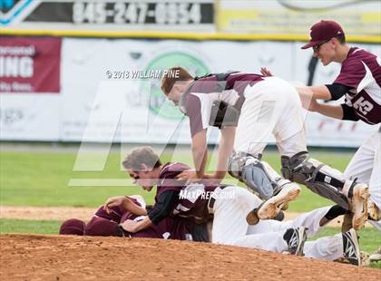 Thumbnail 2 in Warwick vs Kingston (Section 9 Class AA Final) photogallery.