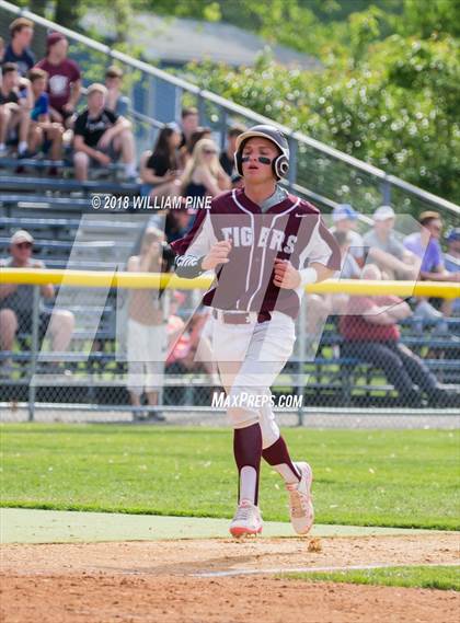 Thumbnail 3 in Warwick vs Kingston (Section 9 Class AA Final) photogallery.