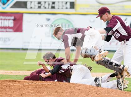 Thumbnail 3 in Warwick vs Kingston (Section 9 Class AA Final) photogallery.