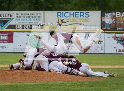 Thumbnail 3 in Warwick vs Kingston (Section 9 Class AA Final) photogallery.