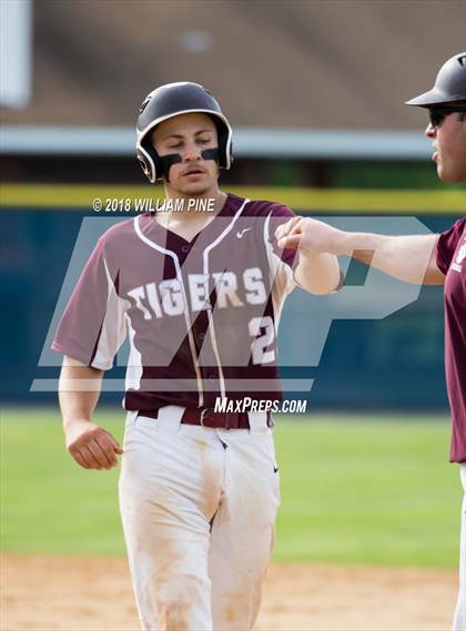 Thumbnail 3 in Warwick vs Kingston (Section 9 Class AA Final) photogallery.